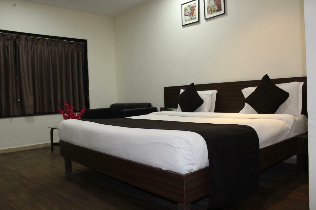 Hotel Sea Rock Villa Daman Exterior foto