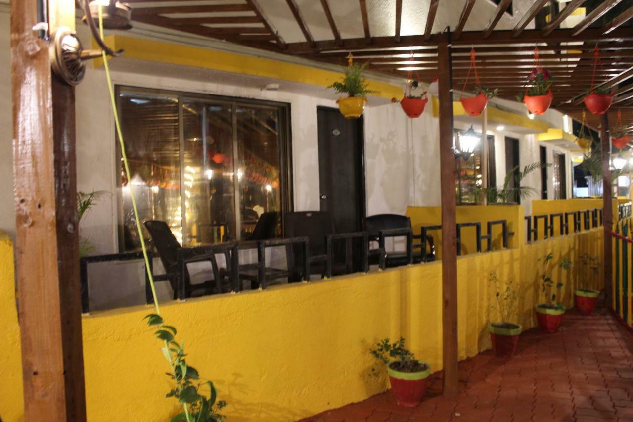 Hotel Sea Rock Villa Daman Exterior foto